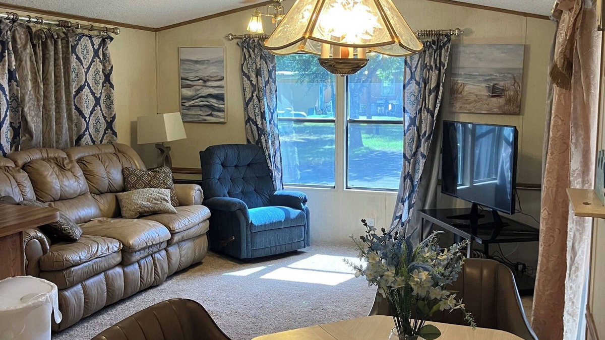 Harlingen House | The Blissful Burrow, with Pool!