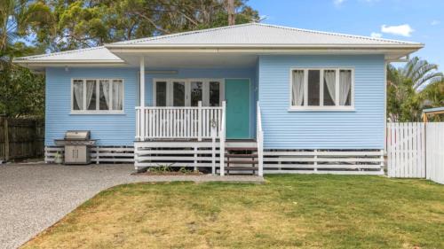 Woorim House | The Blue Beachside Bungalow