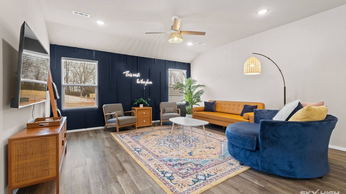 Fayetteville House | The Blue Goose - Private Hot Tub -1 Mi off I-49 - 3 Mi to U of A