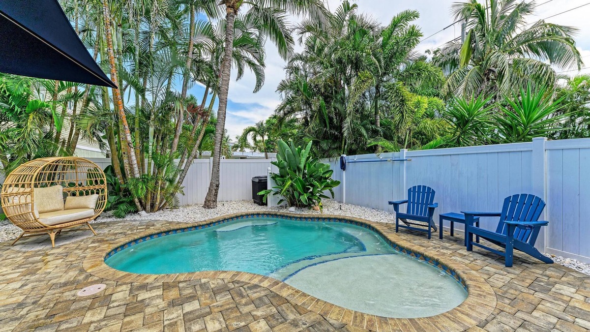 Holmes Beach House | The Blue Haven managed by Beach Retreats Vacation Rentals