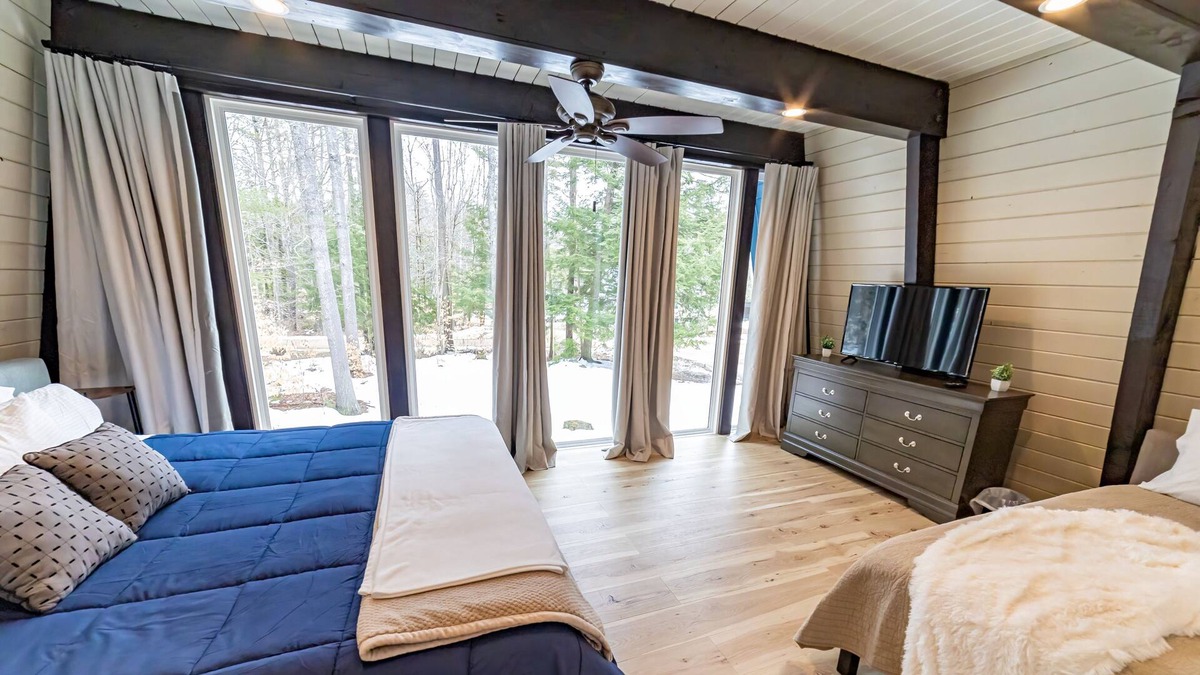 Barnstead Cabin | The Blue Lodge-NH Lake Retreat, Dog Friendly!
