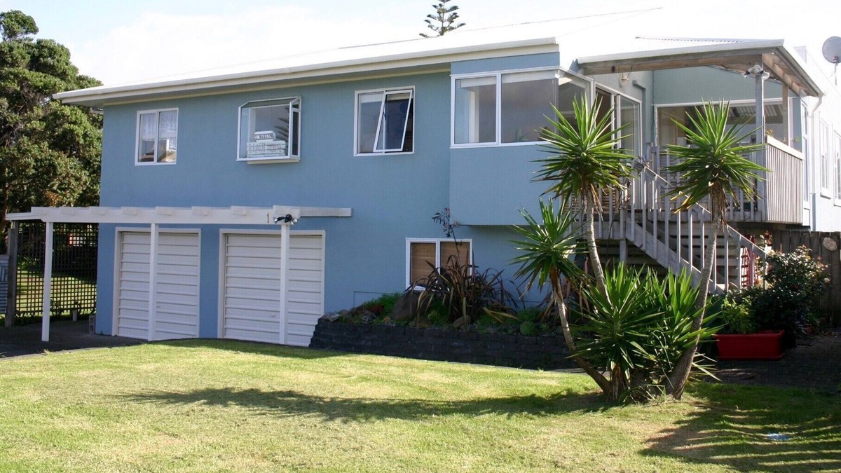 Waihi Beach Cottage | THE BLUE MARLIN - WAIHI BEACH HOLIDAY HOME, pet friendly in Waihi