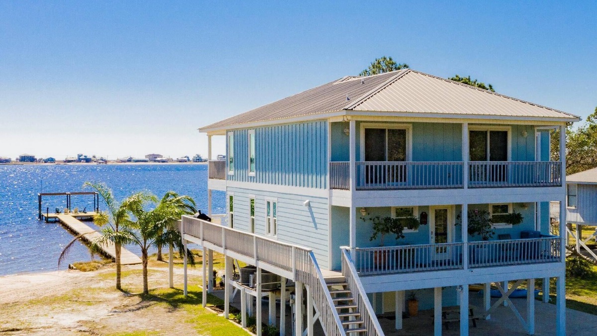 Gulf Shores House | The Blue Oasis has most everything you need for large family gatherings in Gulf Shores, Alabama.