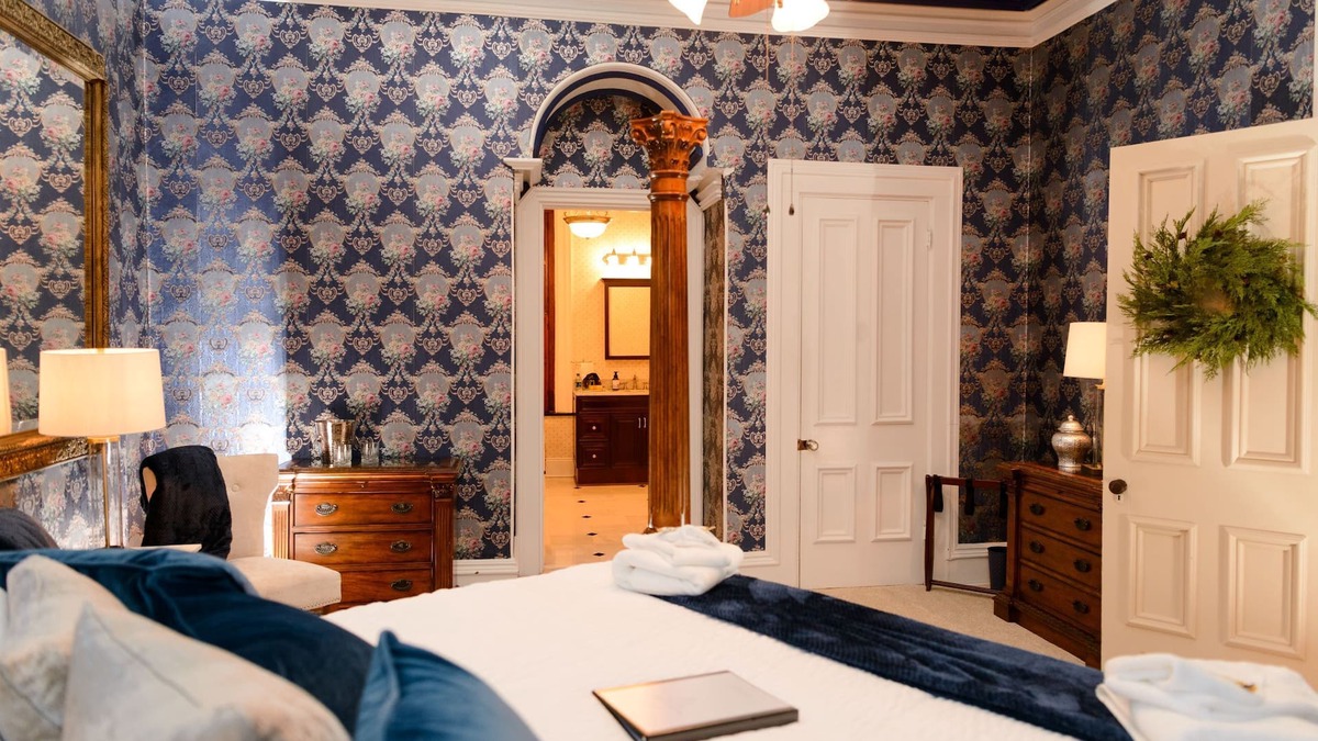 Mercer Apartment | The Blue Room at The Big Brickhouse