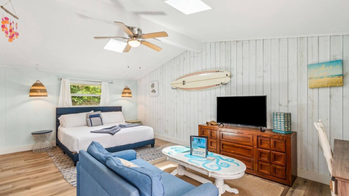 Jacksonville Beach Condo | The Blue Turtle: retreat w/bikes! By Beach & Mayo