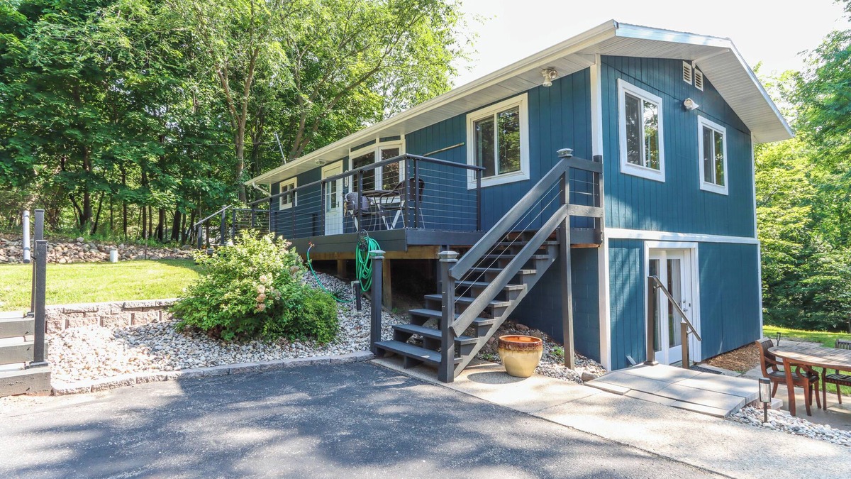 Pine River House | The Bluegill Inn, near Long Lake with firepit, game room, kayaks and more!n