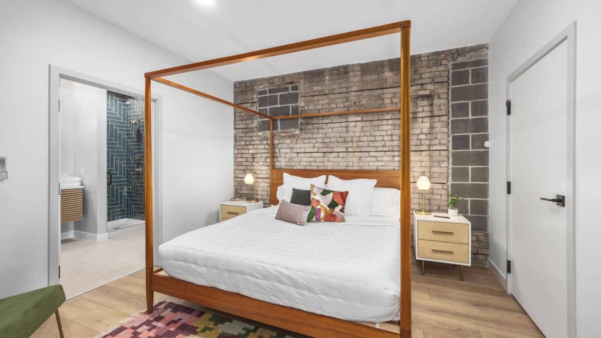 Grand Rapids Apartment | The BlueJay Vintage Suite (No Window)