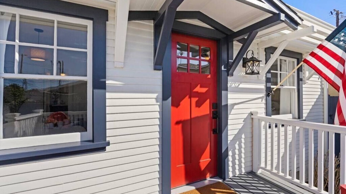 Ventura House | The Boat House at The Birdbath Bungalows