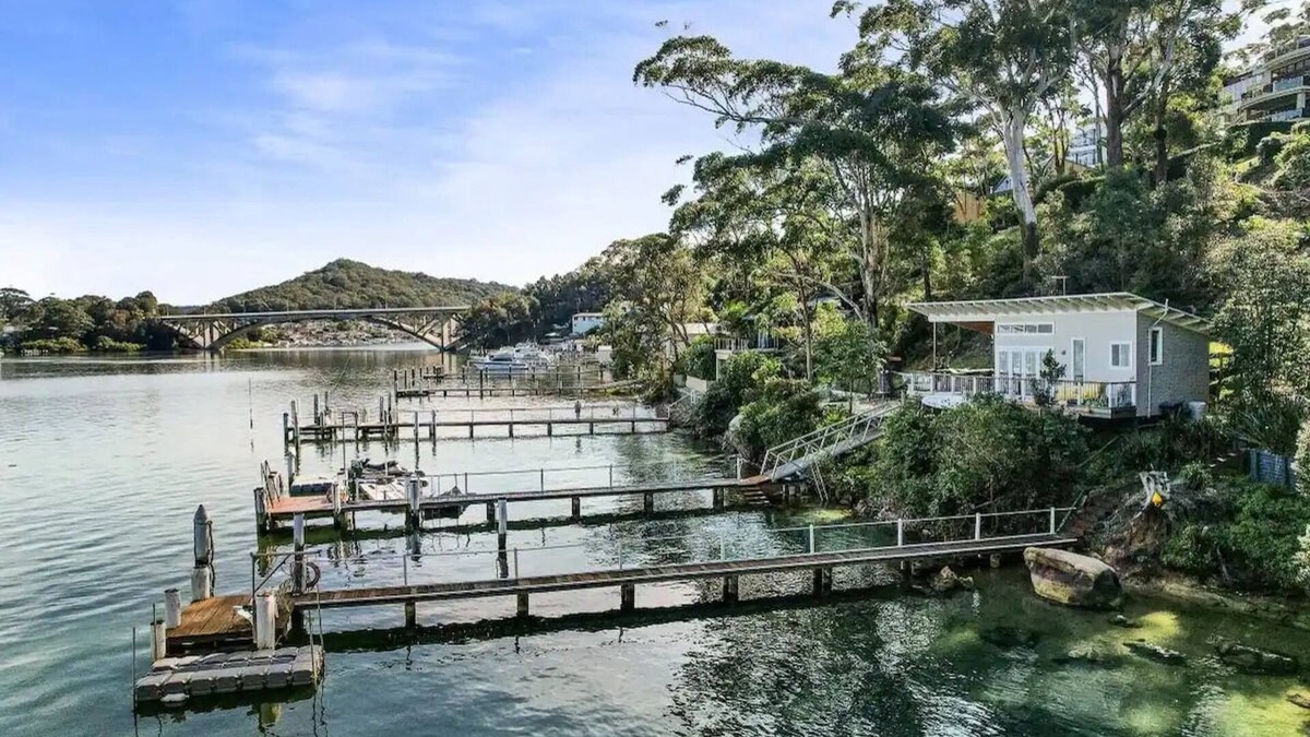 Daleys Point Apartment | The Boathousen