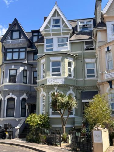 Bournemouth City Centre Hotel | The Boho - 4 min walk to beach & town