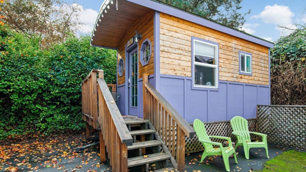 Kerns Hotel | The Boho - Custom Tiny Home w/Bohemian Vibe