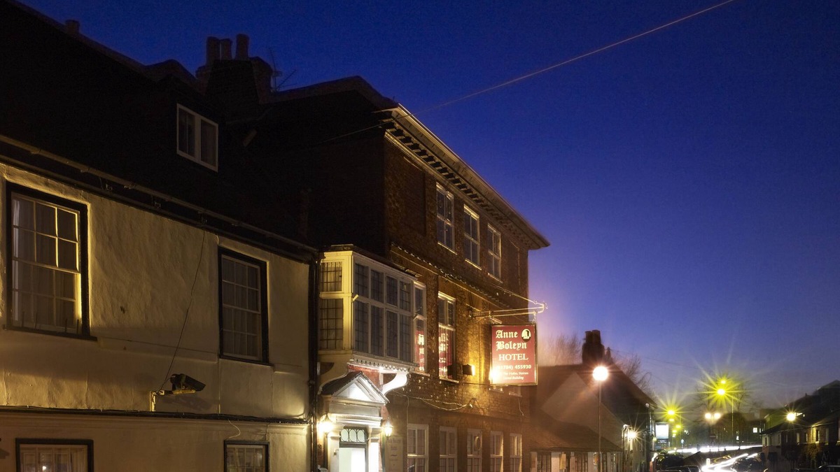 Staines Hotel | The Boleyn Hotel