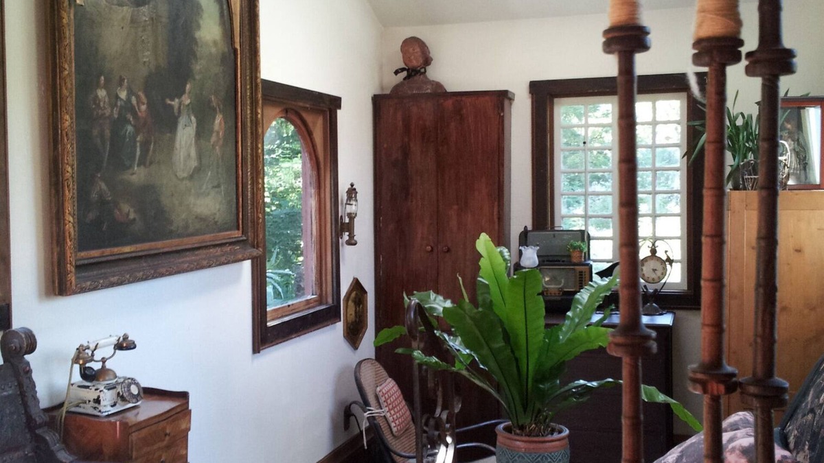 Bolinas Cottage | The Bolinas Cottage-Just a Minit!