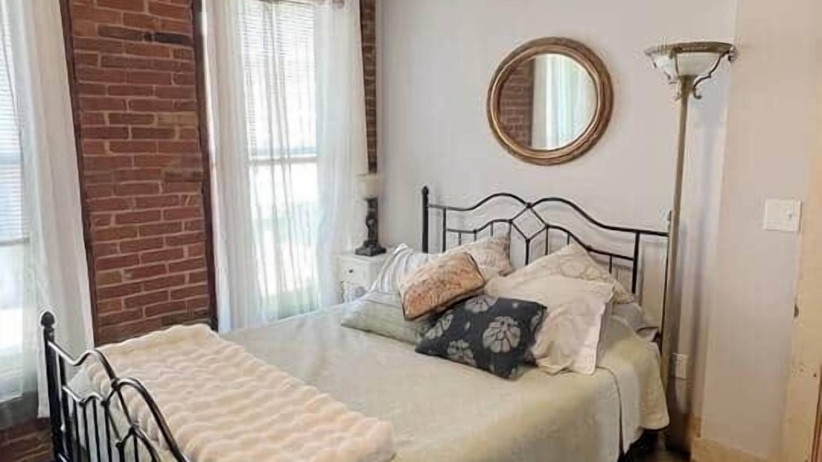 Rolla Apartment | The Bookend Loft Above Perched above historic Pine Street in downtown Rolla