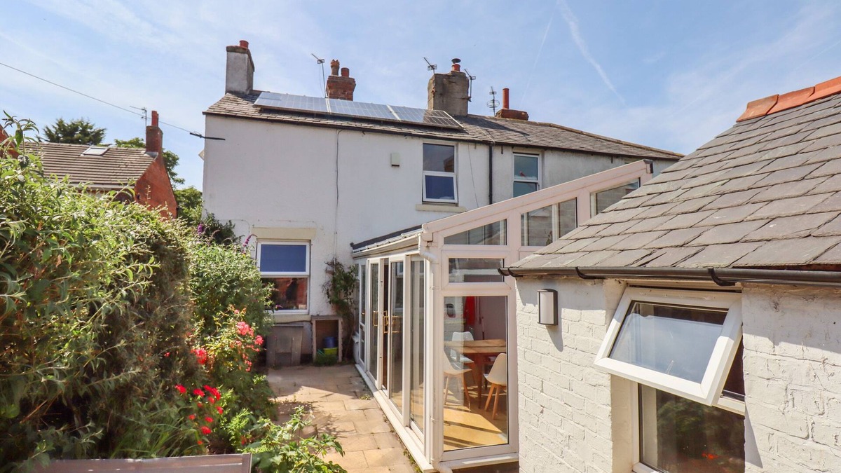 Lytham St. Anne's House | THE BOTHY, pet friendly, with open fire in Lytham St. Annes