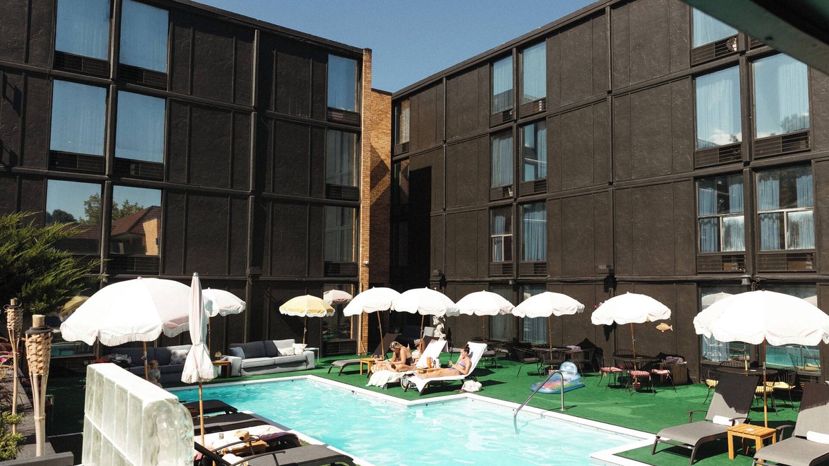 East Boulder Hotel | The Boulder Broker