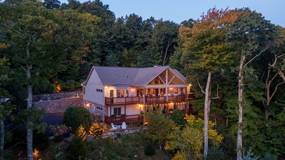 Boone House | The Boulders - 1 mi from Parkway, Hot Tub, 50-Mile Views, Pool Table, Wet Bar