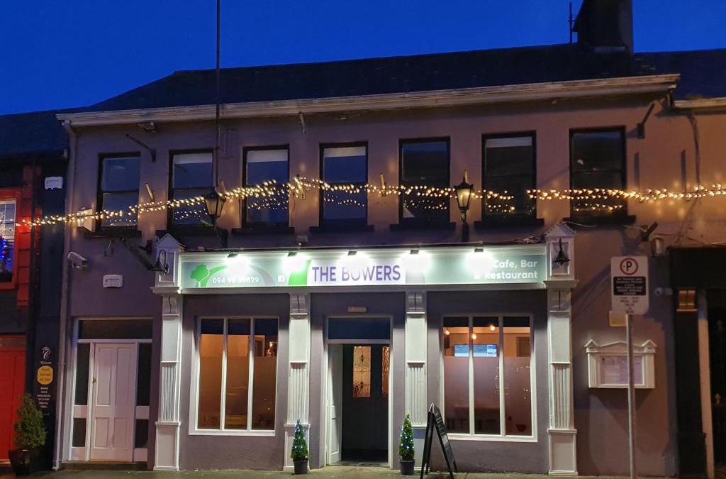 Ballinrobe Hotel | The Bowers Bar & Restaurant