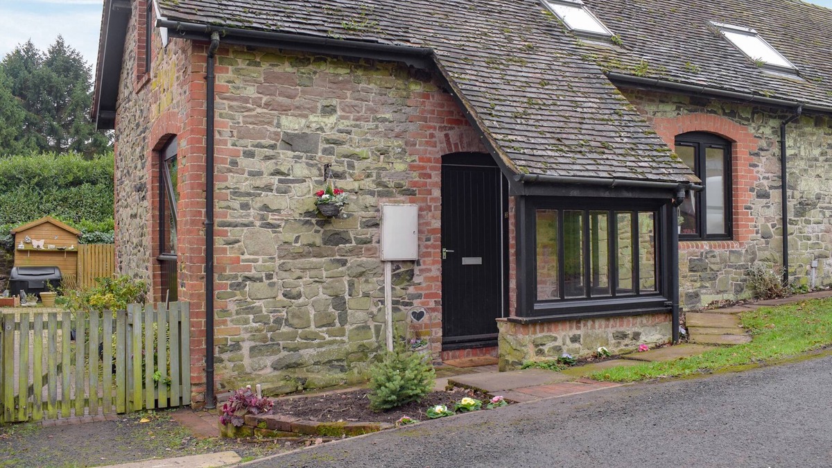 Burwarton Cottage | The Boyne Arms Cottage