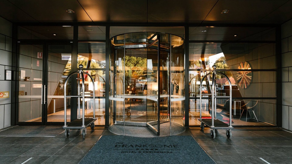 Mascot Apartment | The Branksome Hotel And Residences