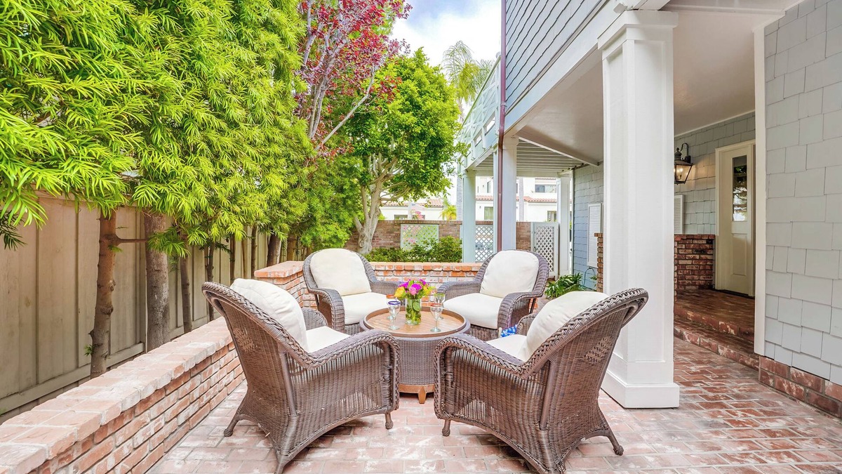 Beach Barber Tract House | The Breakers 1 | 2BR Home Walk to Windansea Beach