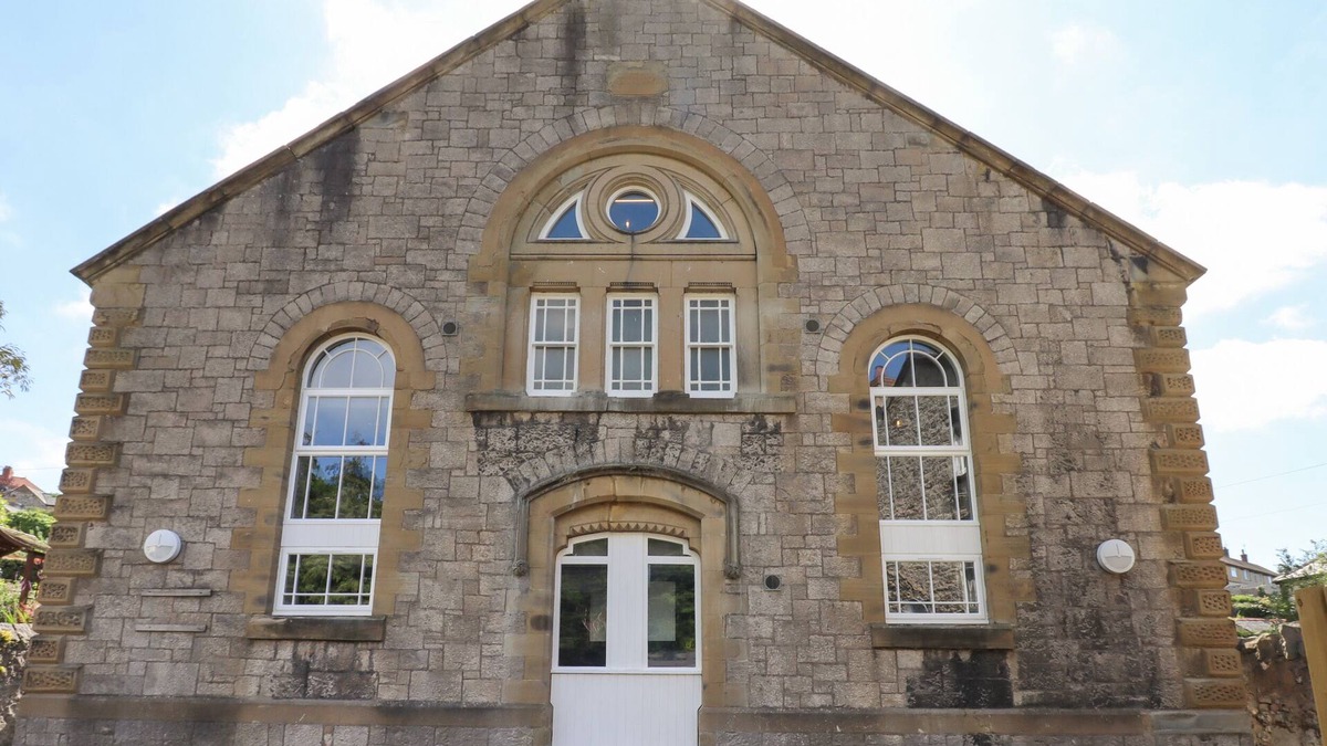 Dyserth Cottage | THE BREATHE RESIDENCE, family friendly in Dyserth