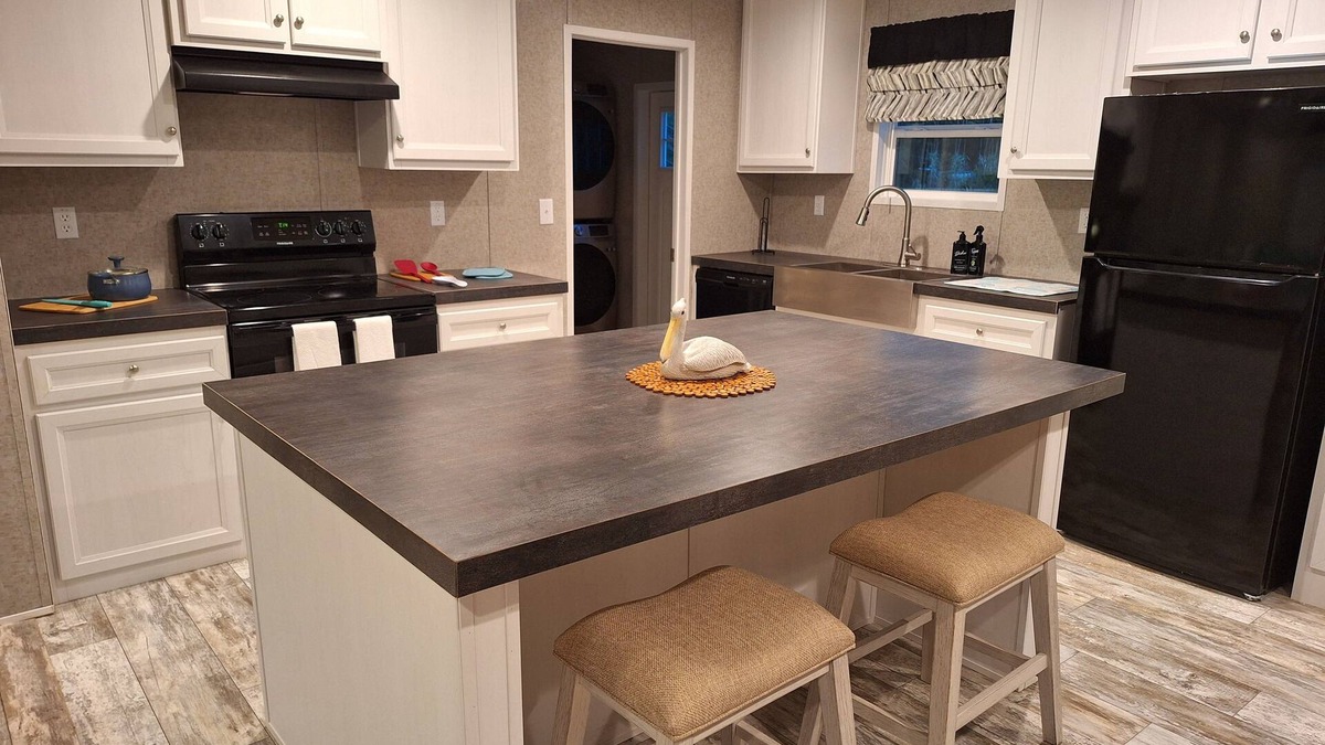 Gulf Breeze House | The Breezy Pelican