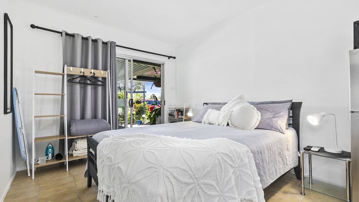 Bellara Apartment | The Brick Batch - Holiday unit
