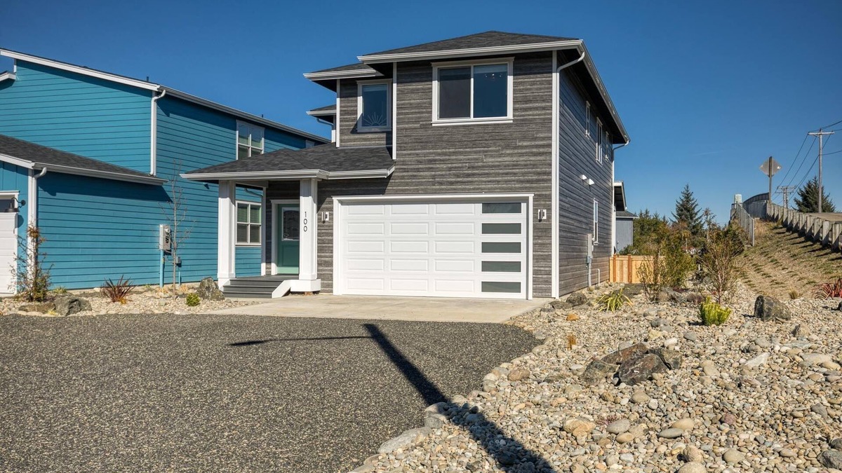 Ocean Shores House | The Bridge House - Oyhut Bay Seaside Village