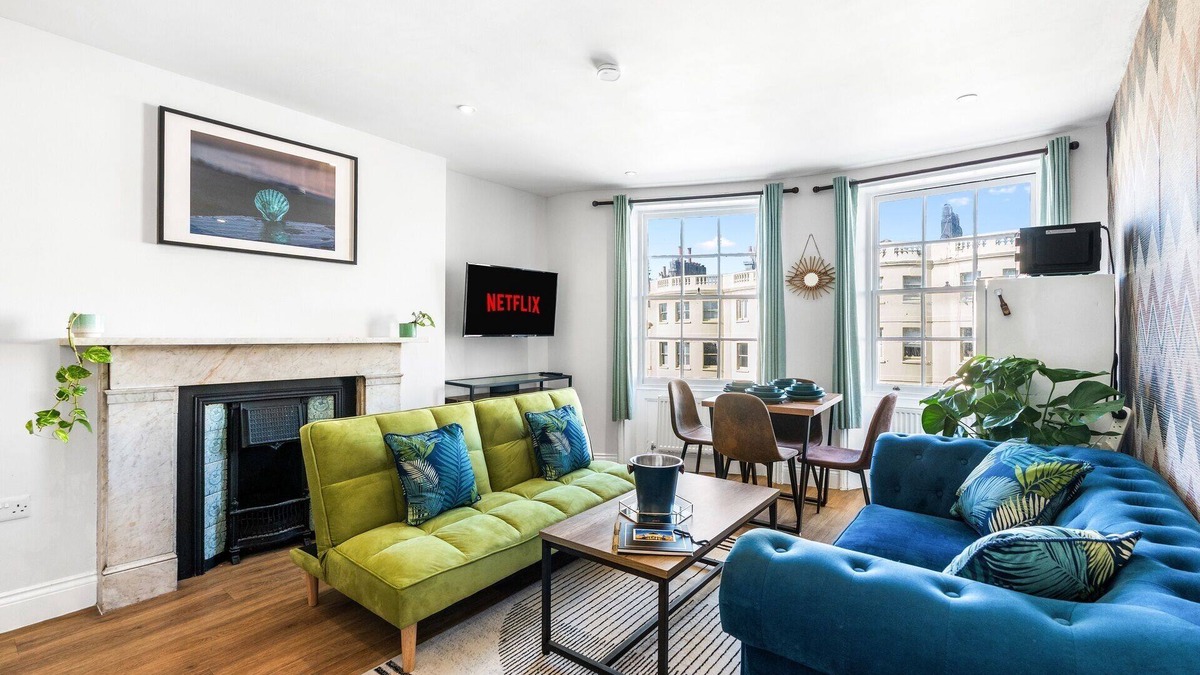 Hove Apartment | The Brighton Escape Awaits – 2 Bed in Brunswick!