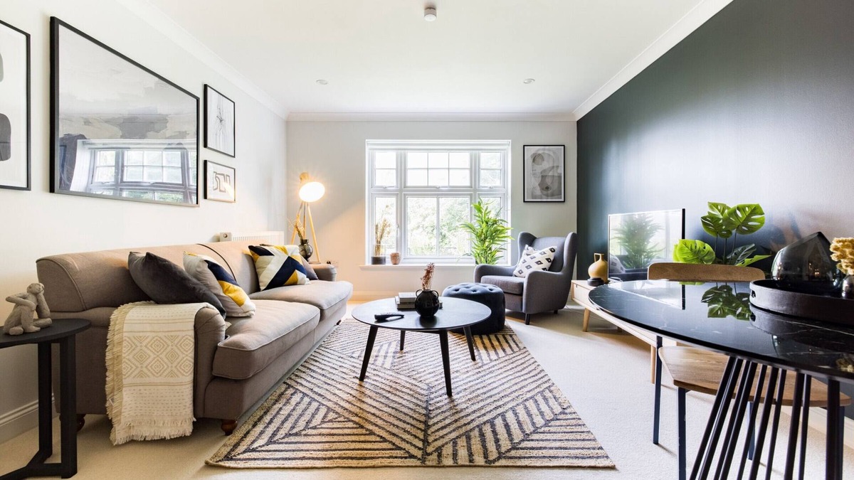 Herne Hill Apartment | The Brockwell Park Escape - Bright 2BDR Flat with Parking