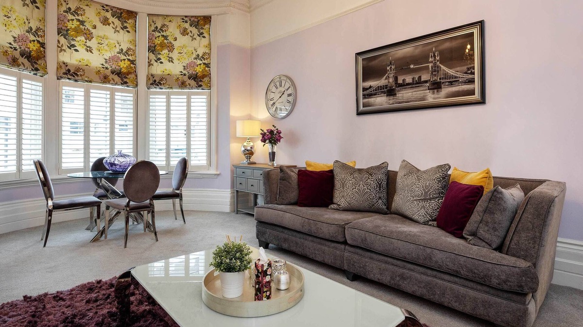 Addison Apartment | The Brook Green Retreat, by Veeve