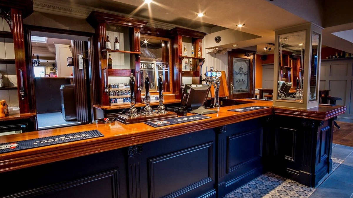 Saltash Hotel | The Brunel