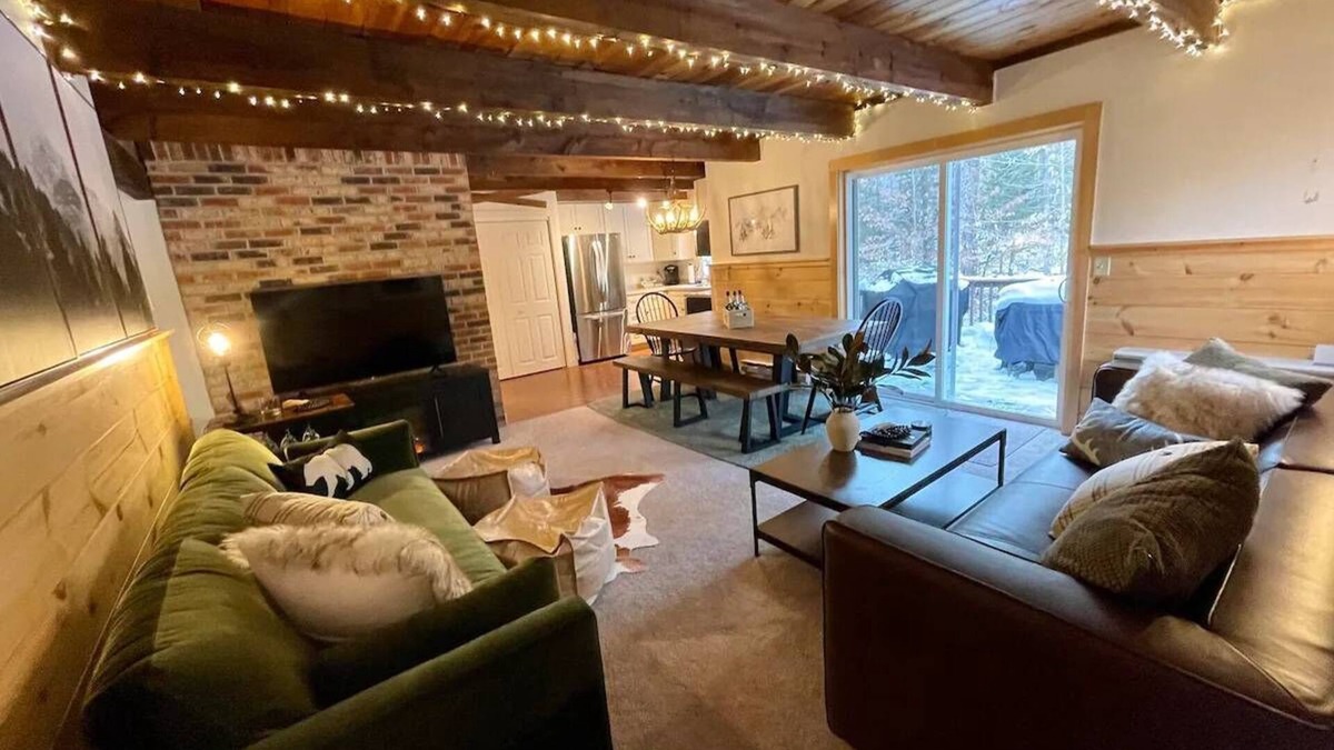 Bartlett House | The Bubbly Bear - Attitash, N Conway, Relaxed Luxe