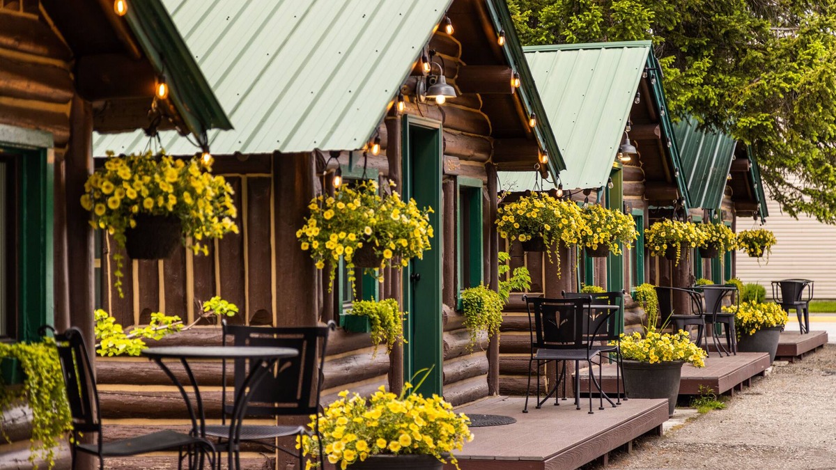 West Yellowstone Hotel | The Bucking Moose