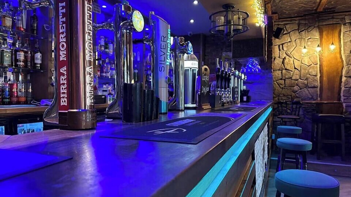 Sowerby Bridge Hotel | THE BULL ON THE BRIDGE