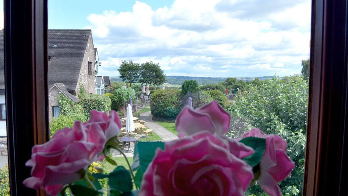 Chelmarsh Hotel | The Bull's Head Inn at Chelmarsh