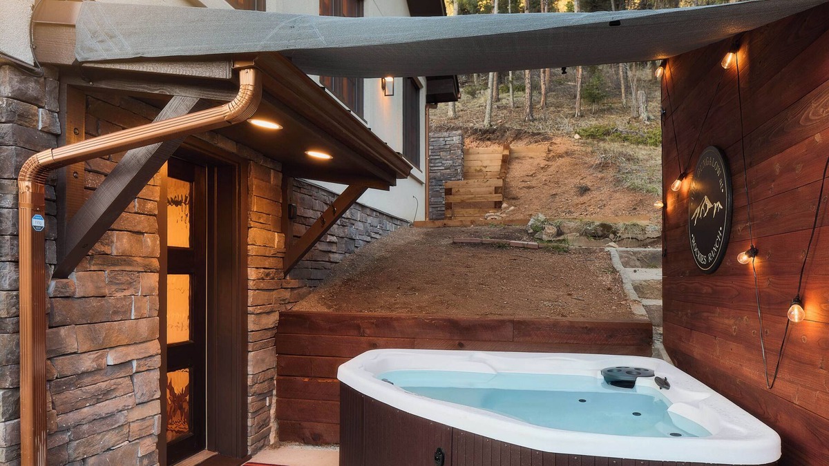Cascade-Chipita Park House | The Bungalow: Ultimate Relaxation in the Mountains