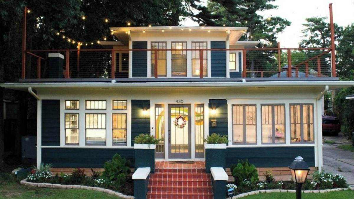 Highland Historic District House | The Bungalow Historic Modern 4/2 in Highland
