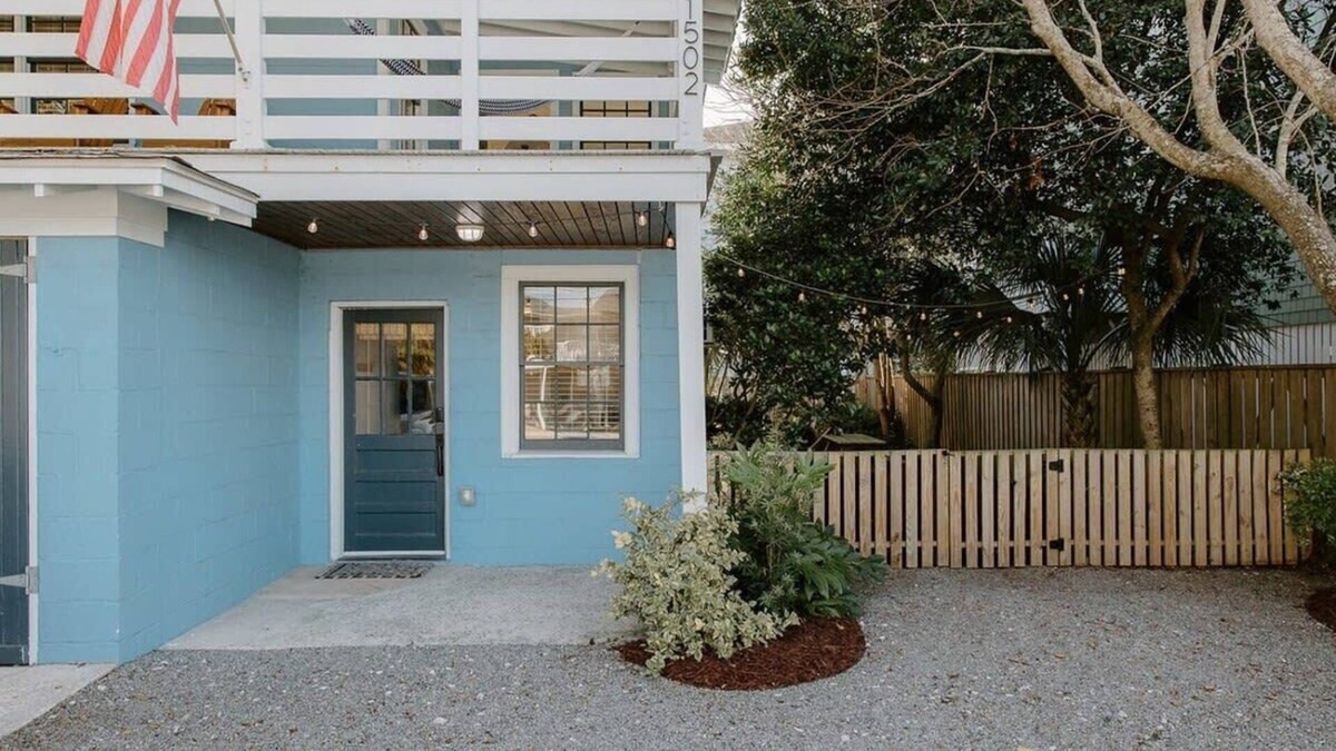 Wrightsville Beach Condo | The Bungalow Lounge S