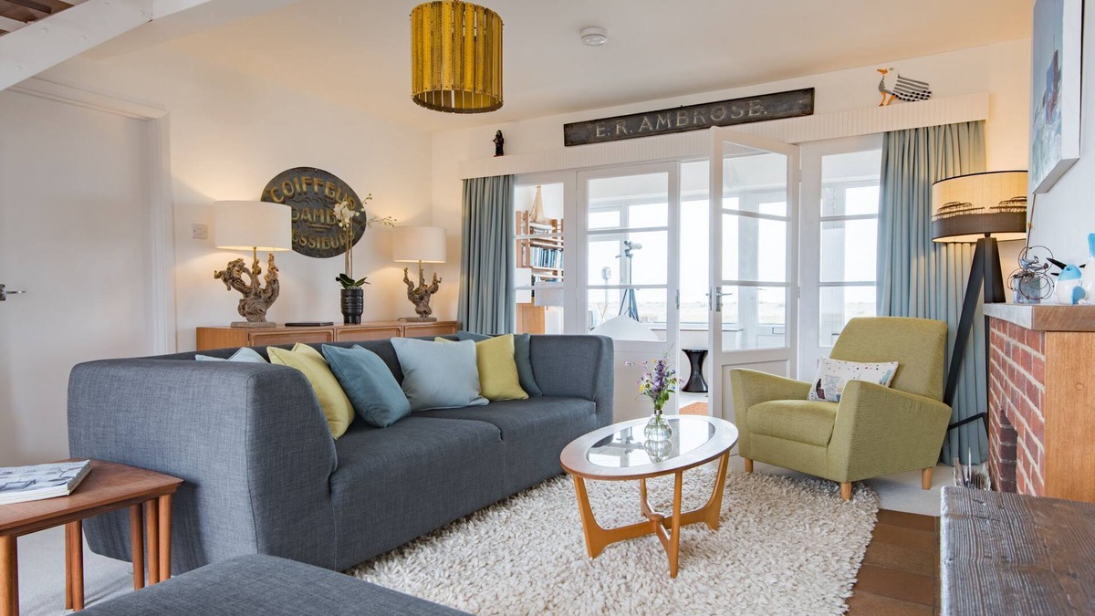 Lydd-on-Sea Apartment | The Buoys - a holiday let that sleeps 6 guests in 3 bedrooms