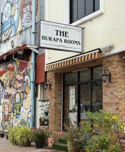 Wang Burapha Phirom Hotel | The Burapa Rooms