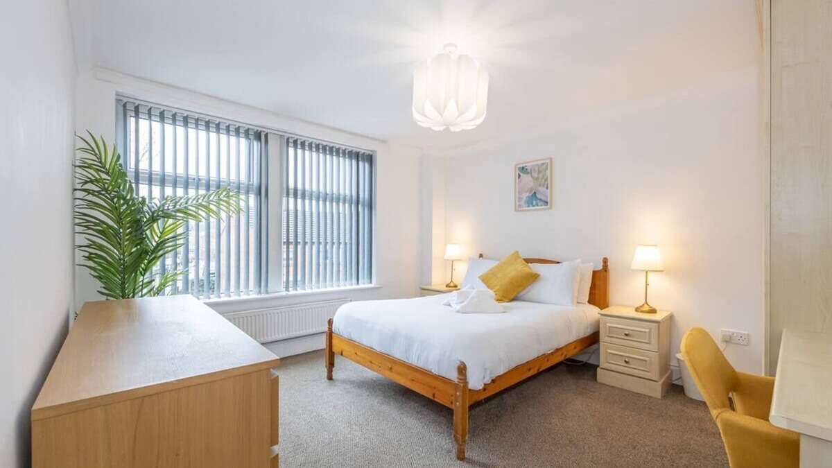 Didsbury Apartment | The Burton 3- Free Gated Parkingn