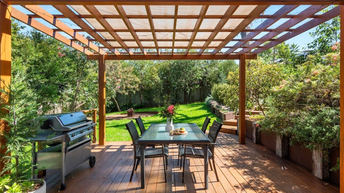 Berry House | The Bush & Berry - Pet-friendly Retreat in the Heart of Berry