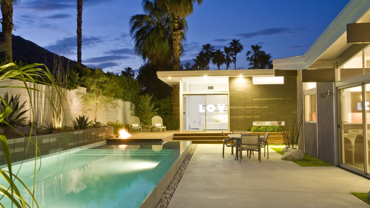 Historic Tennis Club House | The Butterfly 4 Bedroom Home, Ideal Downtown Historic Tennis Club location