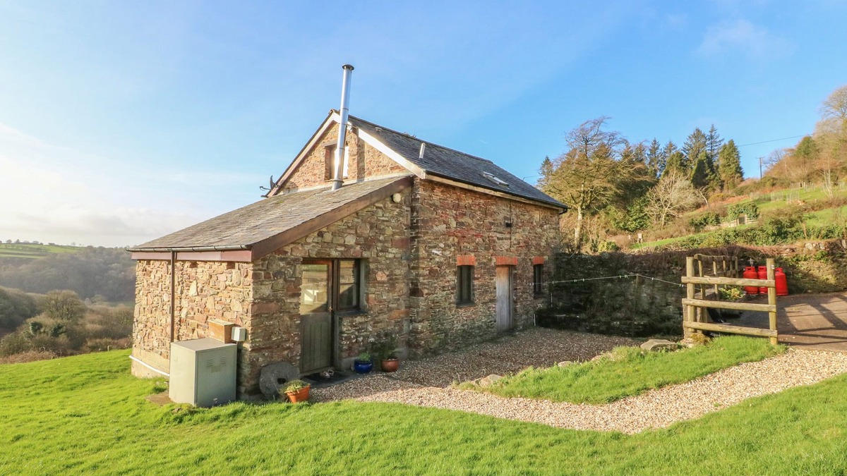 Hele Cottage | THE BYRE, family friendly, character holiday cottage in Combe Martin
