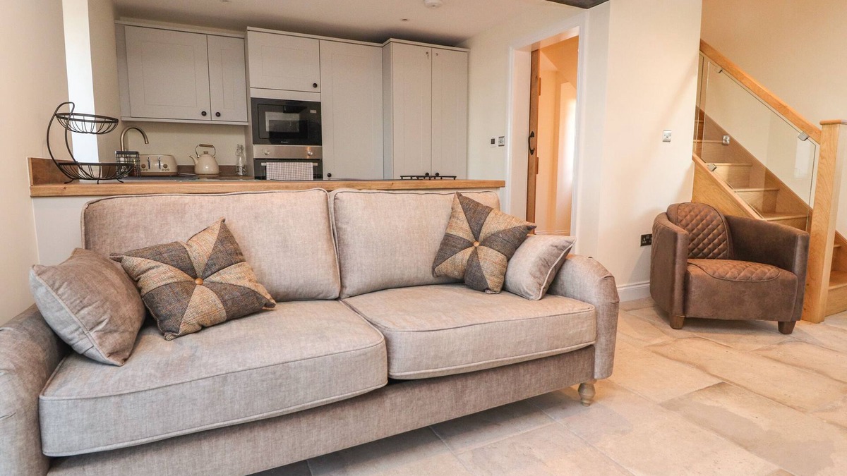 Wesham Cottage | THE BYRE, pet friendly, with open fire in Kirkham