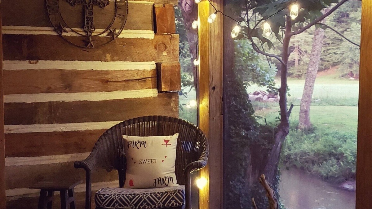 Clayton Cabin | The CABIN on CULVER CHRISTMAS TREE FARM