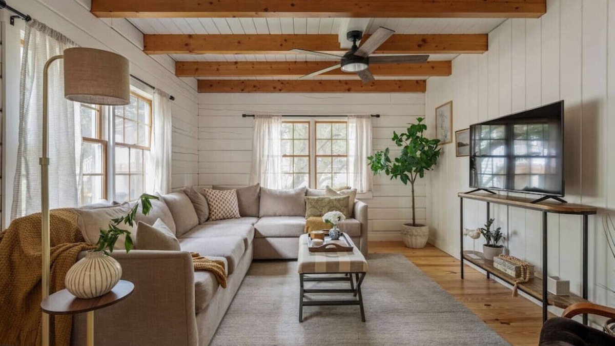 Colington Cabin | The Cabin - Unique OBX Stay, Huge Yard!