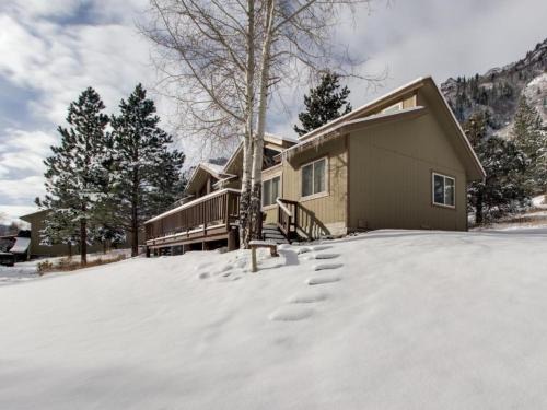Carbondale House | The Cabins at Filoha Meadows